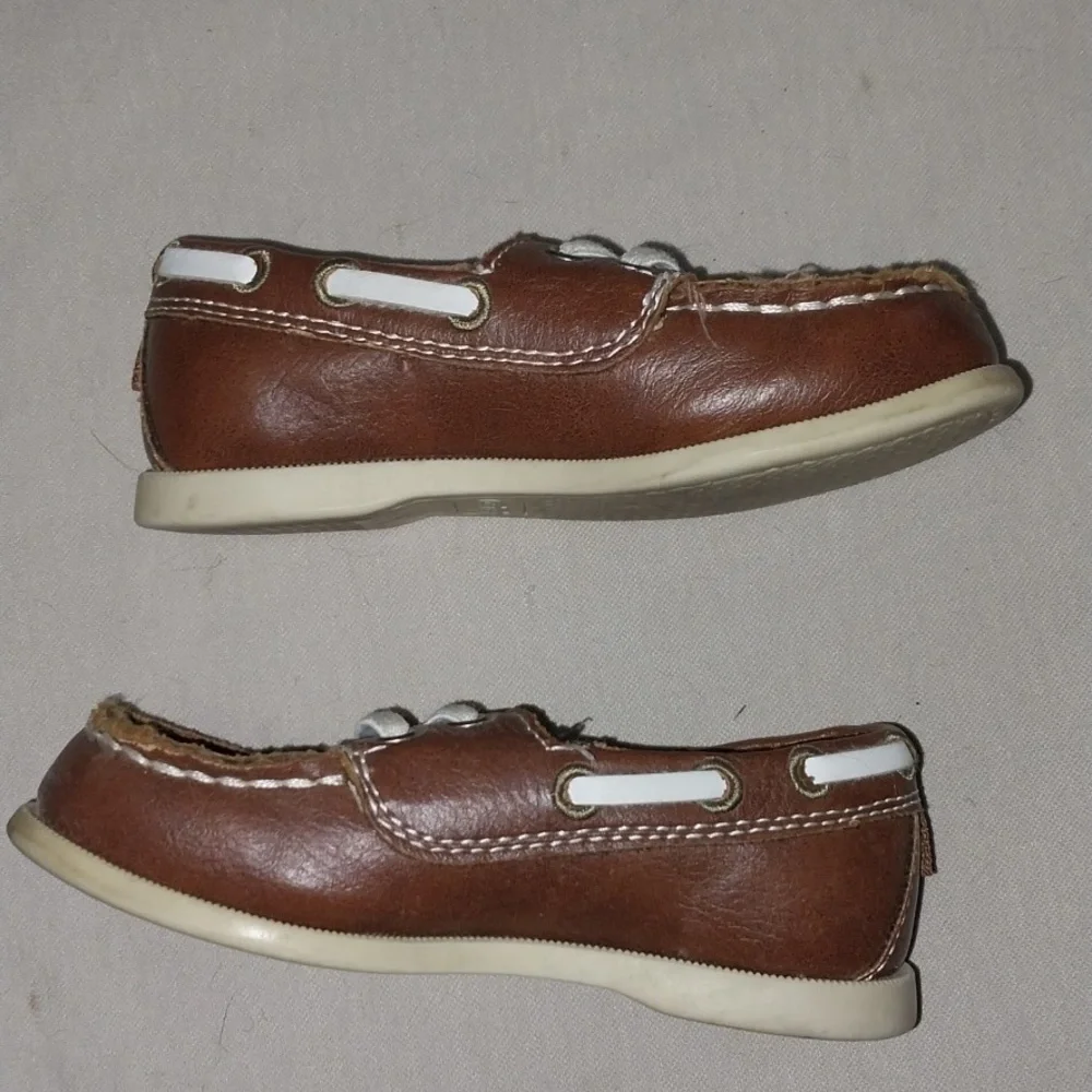 Carter Kids Brown Dress Boat Shoes with White Laces Size 7
